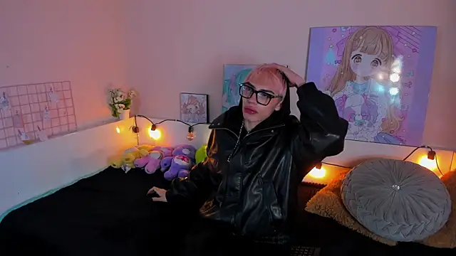 Snapshot of Strawberry_Kitty_ chatting on November 3, 2025, 3:23 am Strawberry Kitty online show from November 3, 2025, 3:23 am