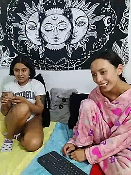 emily n abby online show from June 19, 2026, 5:24 am