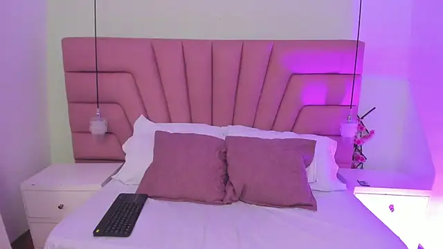 Snapshot of Coral_Jhones chatting on December 14, 2025, 5:13 am Coral Jhones online show from December 14, 2025, 5:13 am