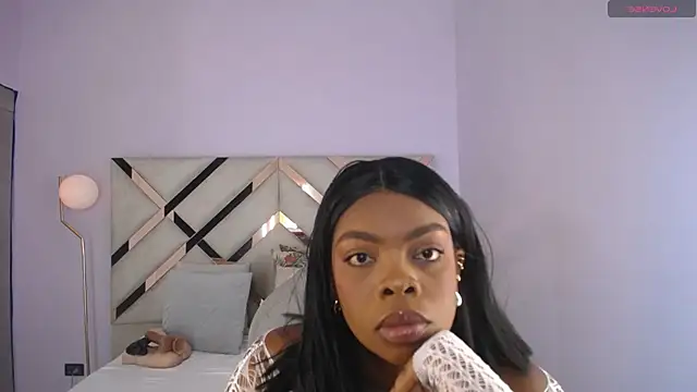 Snapshot of Maiacharris_ chatting on June 3, 2026, 12:06 pm Maiacharris online show from June 3, 2026, 12:06 pm