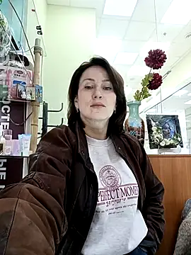 Snapshot of Luna_7777 chatting on March 10, 2026, 12:09 pm Luna 7777 online show from March 10, 2026, 12:09 pm