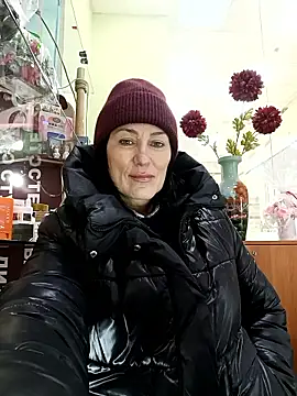 Snapshot of Luna_7777 chatting on February 13, 2026, 1:22 pm Luna 7777 online show from February 13, 2026, 1:22 pm