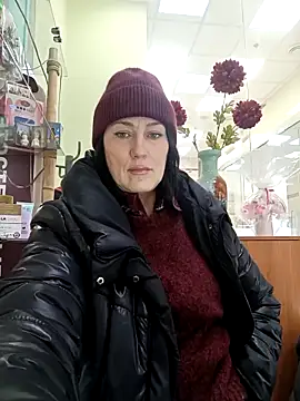 Snapshot of Luna_7777 chatting on February 14, 2026, 11:21 am Luna 7777 online show from February 14, 2026, 11:21 am