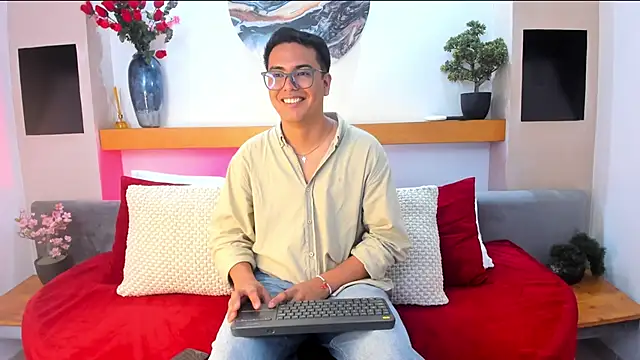 JohnBelRose online show from December 23, 2025, 3:28 am