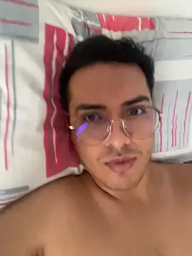 Snapshot of JohnBelRose chatting on November 30, 2025, 1:12 pm JohnBelRose online show from November 30, 2025, 1:12 pm