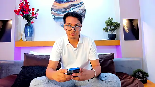 Snapshot of JohnBelRose chatting on November 7, 2025, 8:02 pm JohnBelRose online show from November 7, 2025, 8:02 pm