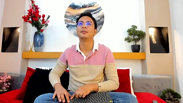 Snapshot of JohnBelRose chatting on November 4, 2025, 7:39 pm JohnBelRose online show from November 4, 2025, 7:39 pm