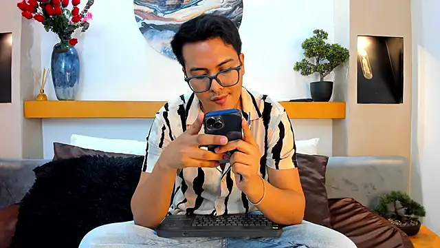 Snapshot of JohnBelRose chatting on November 6, 2025, 7:29 pm JohnBelRose online show from November 6, 2025, 7:29 pm