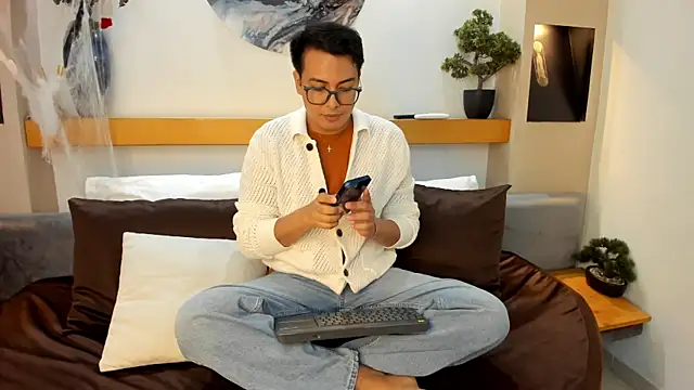 Snapshot of JohnBelRose chatting on November 3, 2025, 7:17 pm JohnBelRose online show from November 3, 2025, 7:17 pm