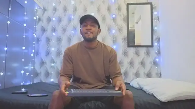 Snapshot of Stevenbrand chatting on December 15, 2025, 6:47 pm Stevenbrand online show from December 15, 2025, 6:47 pm