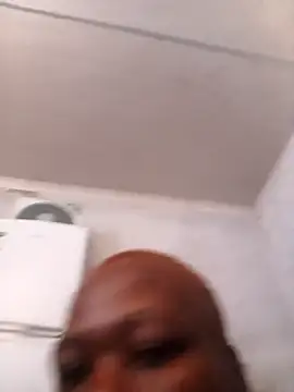 Snapshot of Roronae chatting on November 12, 2025, 9:57 am Roronae online show from November 12, 2025, 9:57 am