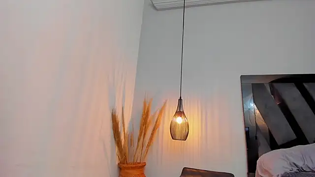 Amelia Brixton online show from February 16, 2026, 8:24 am