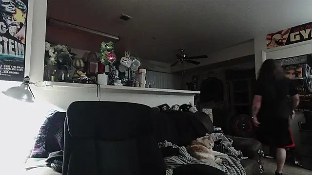 Snapshot of biggerisbetter12 chatting on April 22, 2026, 10:00 am biggerisbetter12 online show from April 22, 2026, 10:00 am