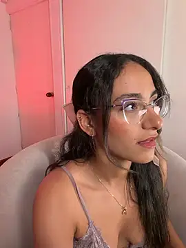 Snapshot of elegant__rouse chatting on July 18, 2026, 10:07 pm elegant rouse online show from July 18, 2026, 10:07 pm