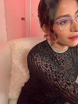 Snapshot of elegant__rouse chatting on June 26, 2026, 9:42 pm elegant rouse online show from June 26, 2026, 9:42 pm