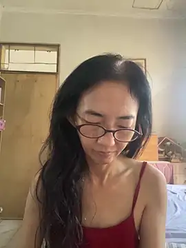 Snapshot of princessD077 chatting on October 19, 2025, 1:52 am princessD077 online show from October 19, 2025, 1:52 am