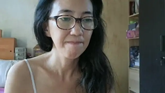 Snapshot of princessD077 chatting on June 13, 2026, 7:17 am princessD077 online show from June 13, 2026, 7:17 am