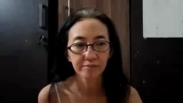 Snapshot of princessD077 chatting on June 17, 2026, 4:06 pm princessD077 online show from June 17, 2026, 4:06 pm