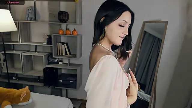 ClarissaMaheia online show from December 19, 2025, 8:00 pm