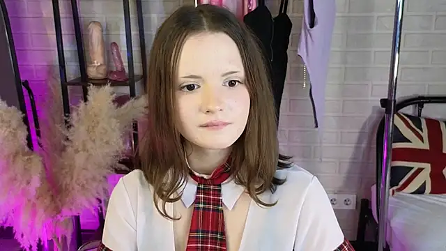 Snapshot of MichelleBaille chatting on October 18, 2025, 6:04 am MichelleBaille online show from October 18, 2025, 6:04 am