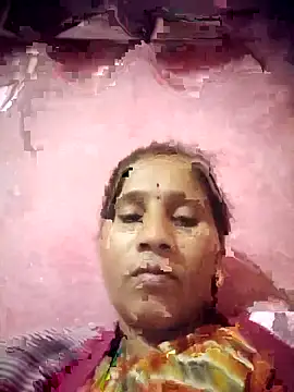 OliveGreen22 online show from November 3, 2025, 8:51 am