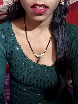 Snapshot of Itz_Aisha__ chatting on April 4, 2026, 5:36 am Itz Aisha online show from April 4, 2026, 5:36 am