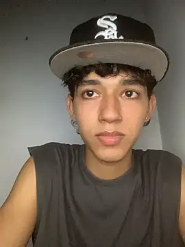 Alex king17 online show from April 21, 2026, 10:05 pm