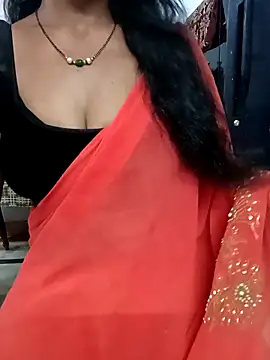 Snapshot of Sravya__ chatting on November 4, 2025, 6:39 am Sravya online show from November 4, 2025, 6:39 am