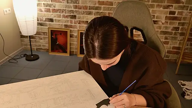 May Bloom online show from December 16, 2025, 5:11 am