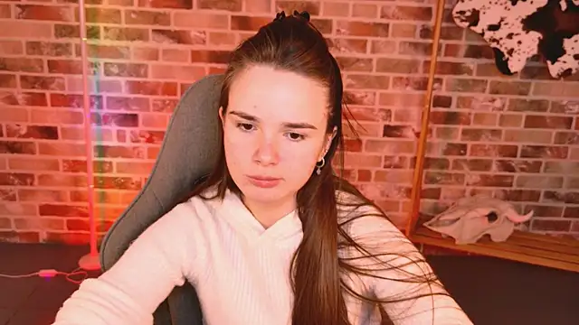 May Bloom online show from March 20, 2026, 12:39 pm