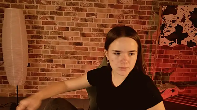 May Bloom online show from November 8, 2025, 5:11 am