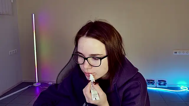 May Bloom online show from February 2, 2026, 6:12 am