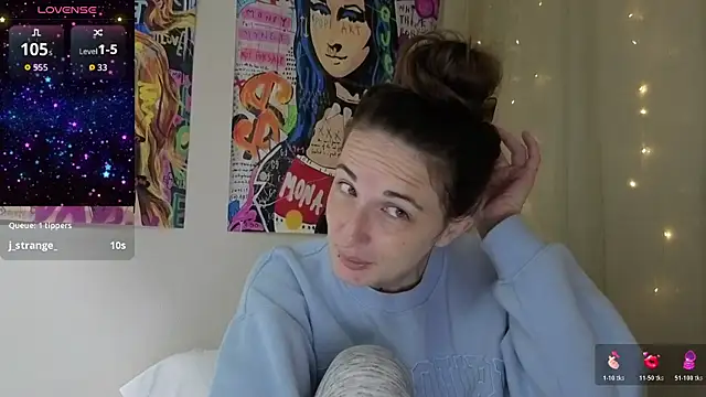 mistressaurora online show from December 3, 2025, 9:09 am