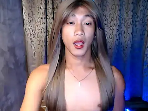 taylaxuxu online show from January 13, 2026, 7:29 pm