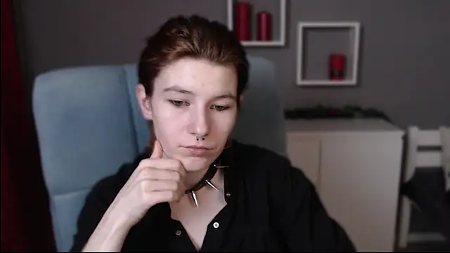 guitarandangell online show from December 19, 2025, 8:27 am