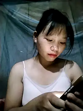 Snapshot of linh-miu99 chatting on October 21, 2025, 3:11 pm linh-miu99 online show from October 21, 2025, 3:11 pm