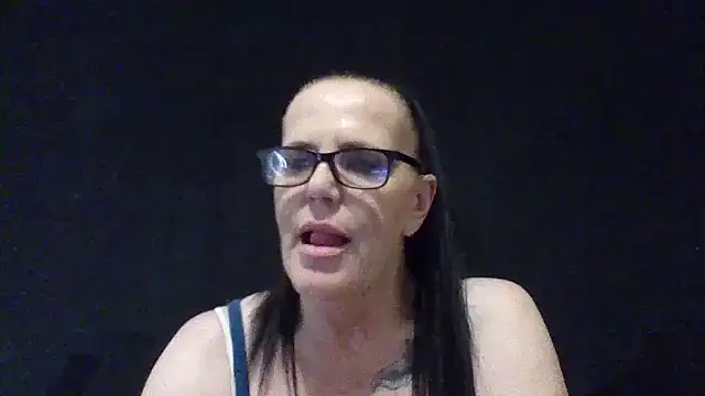 Snapshot of Raven_Blue_xox chatting on November 9, 2025, 12:03 am Raven Blue xox online show from November 9, 2025, 12:03 am