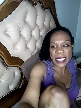 Snapshot of Hotcougar chatting on November 5, 2025, 7:17 pm Hotcougar online show from November 5, 2025, 7:17 pm