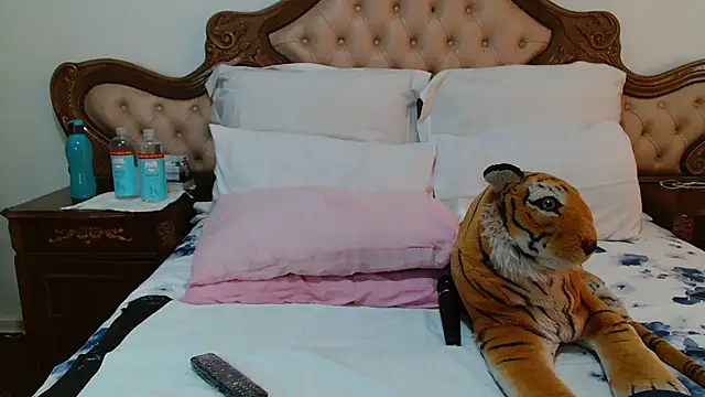 Snapshot of Hotcougar chatting on June 23, 2026, 7:50 am Hotcougar online show from June 23, 2026, 7:50 am