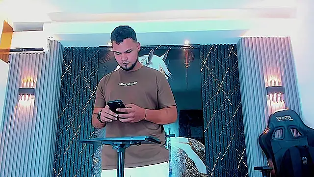 Snapshot of handsome_boys22 chatting on October 29, 2025, 1:32 pm handsome boys22 online show from October 29, 2025, 1:32 pm