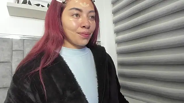 Snapshot of melanie_roux__ chatting on June 19, 2026, 3:45 am melanie roux online show from June 19, 2026, 3:45 am
