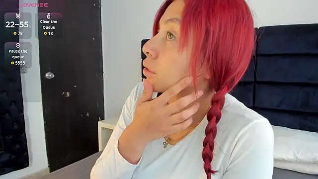 Snapshot of melanie_roux__ chatting on November 21, 2025, 12:26 pm melanie roux online show from November 21, 2025, 12:26 pm