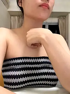 Snapshot of Minhee22 chatting on October 29, 2025, 7:13 pm Minhee22 online show from October 29, 2025, 7:13 pm