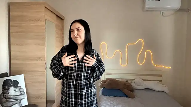 MyraLitterers online show from March 2, 2026, 1:18 pm