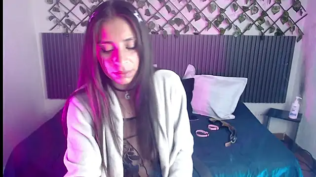 Snapshot of Lunaa_07 chatting on April 9, 2026, 4:14 am Lunaa 07 online show from April 9, 2026, 4:14 am