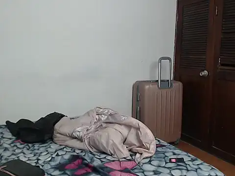 Snapshot of _camila_trans_ chatting on November 19, 2025, 6:35 am camila trans online show from November 19, 2025, 6:35 am