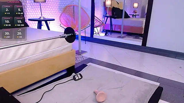 Snapshot of SashaaVixen chatting on November 27, 2025, 11:43 am SashaaVixen online show from November 27, 2025, 11:43 am