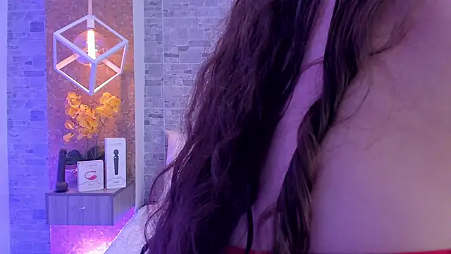 Snapshot of Catalina-Thompson chatting on October 25, 2025, 12:04 pm Catalina-Thompson online show from October 25, 2025, 12:04 pm