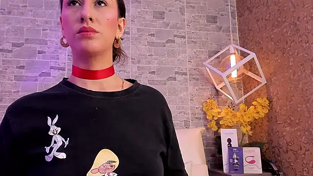 Snapshot of Catalina-Thompson chatting on November 9, 2025, 12:20 pm Catalina-Thompson online show from November 9, 2025, 12:20 pm