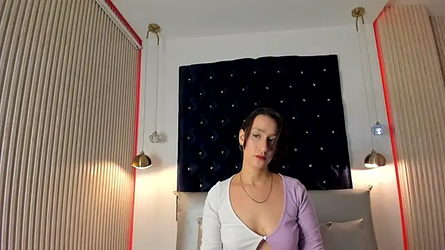 Snapshot of Catalina-Thompson chatting on October 23, 2025, 11:53 am Catalina-Thompson online show from October 23, 2025, 11:53 am